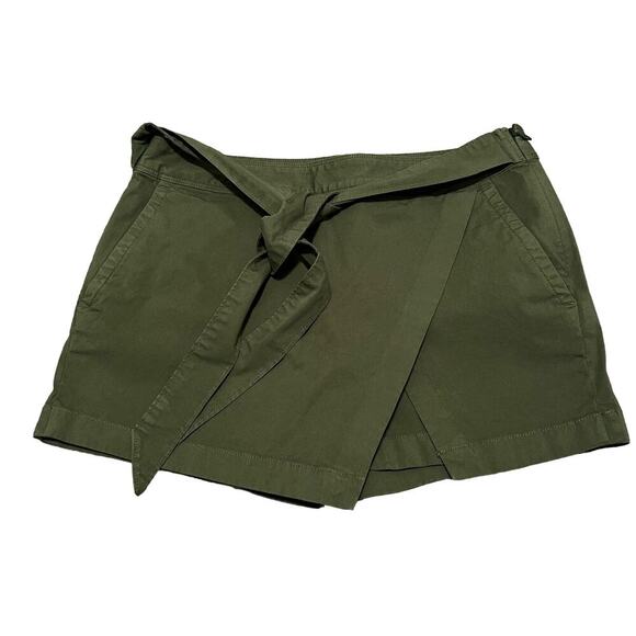 Vineyard Vines Pants - Vineyard Vines Green Skorts‎ with Tie in Front Size 2